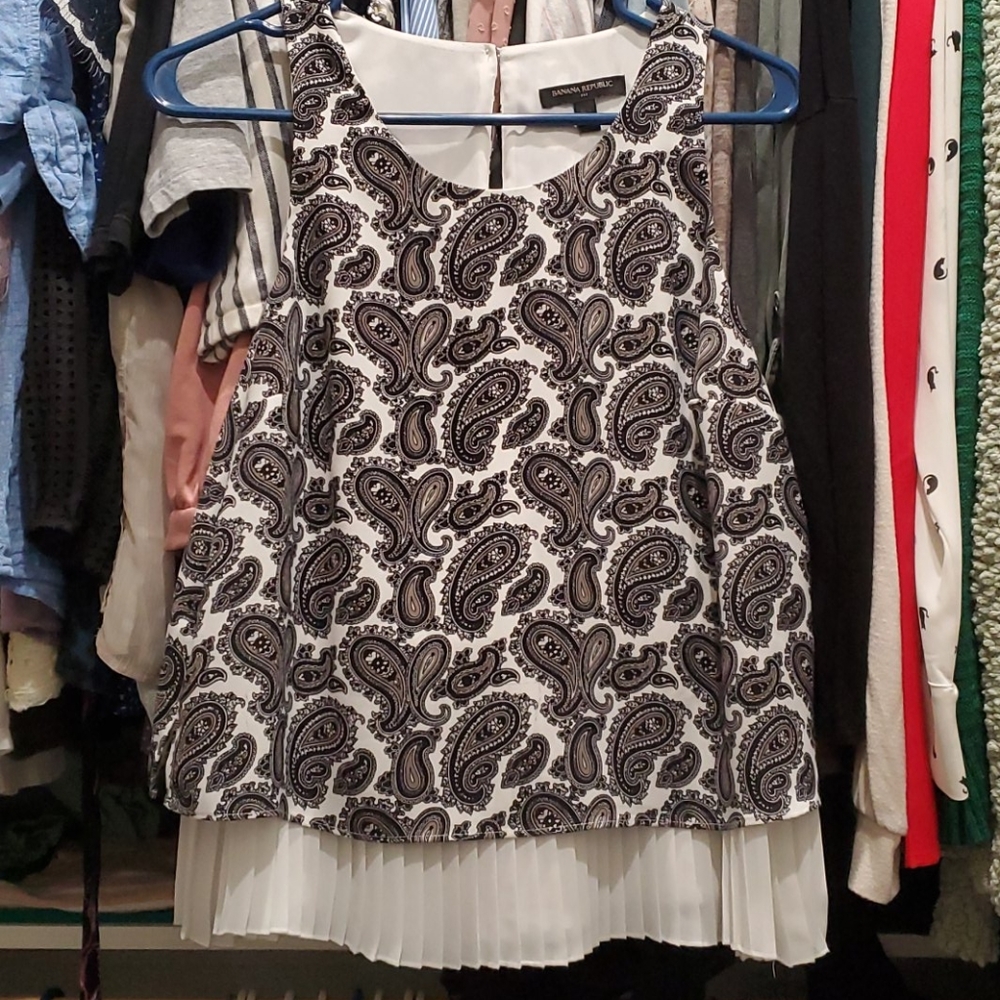 Black and white sleeveless top